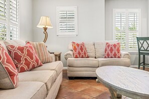 Smart TV - Sunseekers -" Xanadu" Deeded Beach Access! (Santa Rosa Beach)