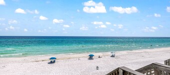 "Xanadu" - Located in the Sunseekers Beachfront Building with Deeded Beach Access