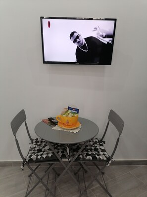 Dining - Apartment Room 511. (Napoli)