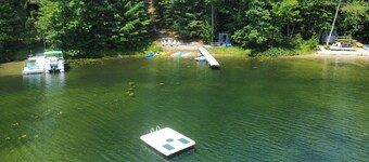 The Cub Hill Chalet on Cub Lake - Private Lakefront, Dock, Raft, Water Toys, Huge Deck, and Spa!