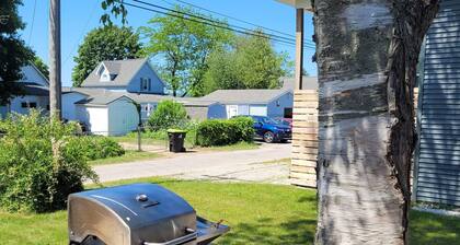 Centennial House - Historic Home with Lakeview! Just 2 blocks from Downtown and Beach!