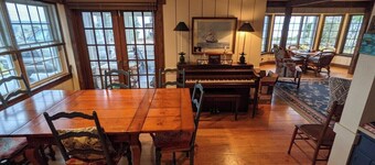 Crystal Lake Paradise - Gorgeous Lakefront Luxury!