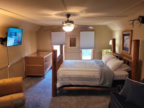 4 quartos, escrivaninha, ferros/tábuas de passar roupa