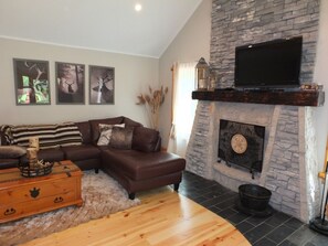 Smart TV, fireplace