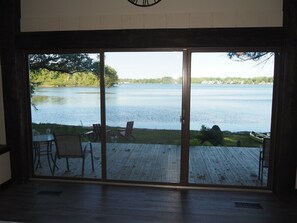 Interior - A Short's Walk - Sandy Lakefront with Spa / Hot Tub and Kayaks! (Elk Rapids)