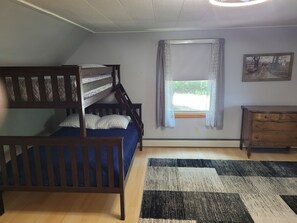 4 chambres, bureau, Wi-Fi gratuit, draps fournis