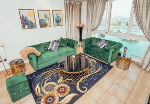 Interior - 2 Bedroom Cozy Apartment in Palm Jumeirah (Dubai)