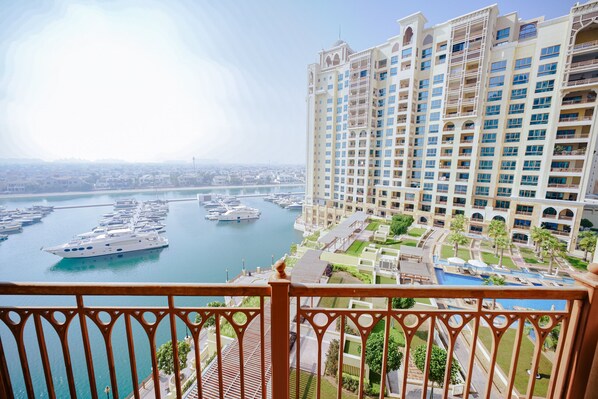 Property grounds - 2 Bedroom Cozy Apartment in Palm Jumeirah (Dubai)