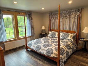 2 makuuhuonetta, silitysrauta/-lauta, ilmainen Wi-Fi, vuodevaatteet