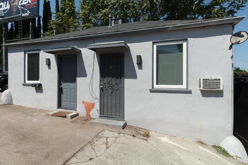 Furnished Cozy Studio in Studio City #6