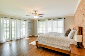 5 Schlafzimmer, Reisekinderbett, WLAN, Bettwäsche