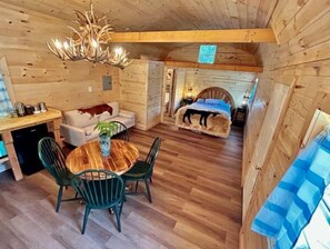 1 bedroom, iron/ironing board, free WiFi, bed sheets - Organic Cabin Near Gatlinburg (Cosby)