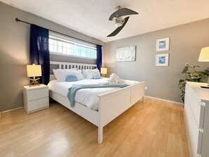 2 habitaciones, tabla de planchar con plancha y cuna de viaje