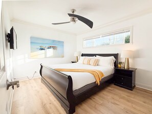 2 bedrooms, iron/ironing board, free WiFi, bed sheets - Golden Coast Ocean View Penthouse (San Clemente)