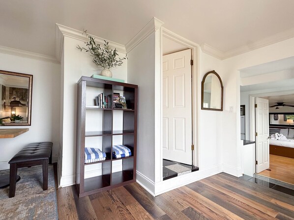 مكواة/لوح كي وواي فاي مجانًا وملاءات أسرّة