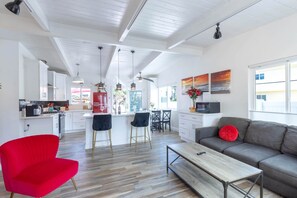 Smart TV, fireplace