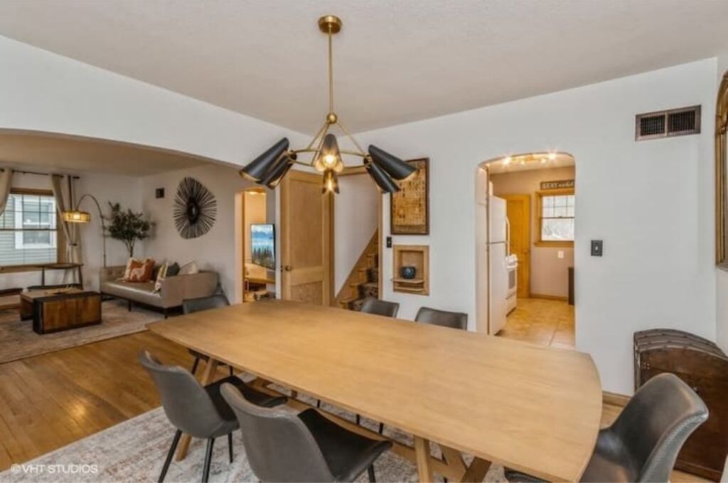 The Monroe-Cozy Vintage Midcentury Modern Bungalow