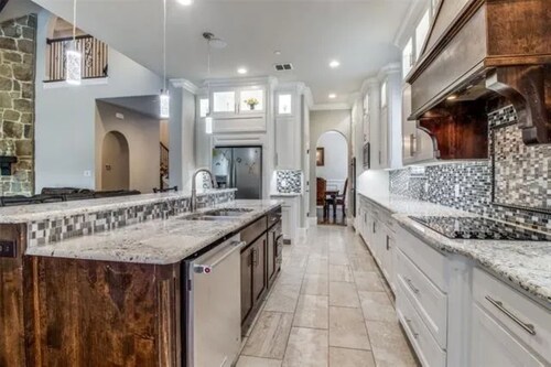 Knotting Hill Place Luxury 6 BR, 5.5 baths outdoor kitchen and pool!
Sleeps 14