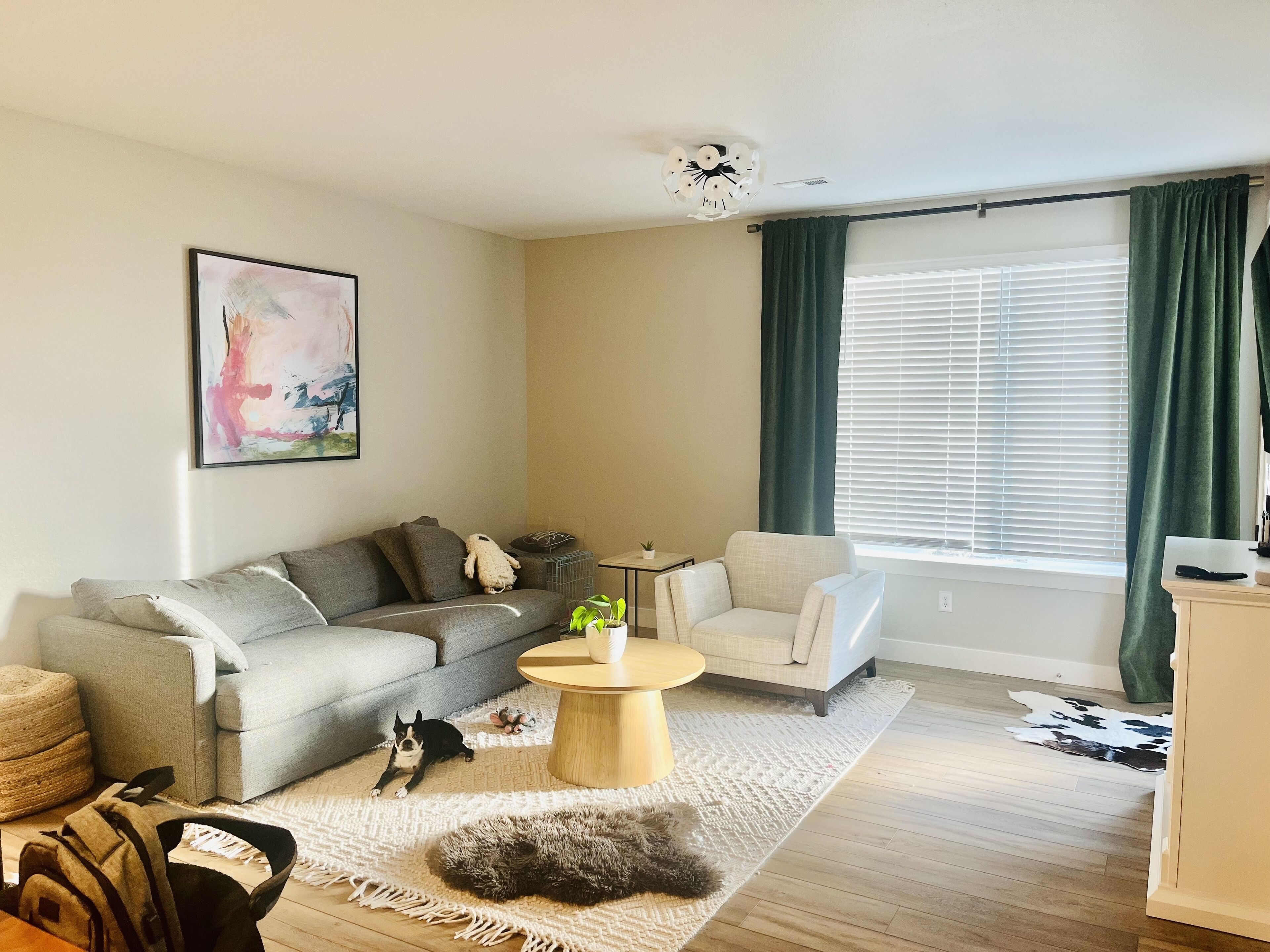 2 cozy rooms & private bathroom! Easy access to Red Rocks & Denver!