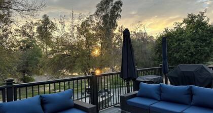 Cute remodeled home W/private pond 6 adults/ 6 kids