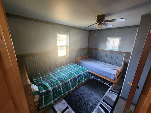 2 bedrooms, WiFi, bed sheets