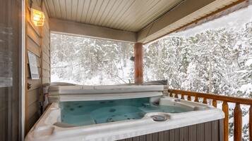 Bain à remous intérieur