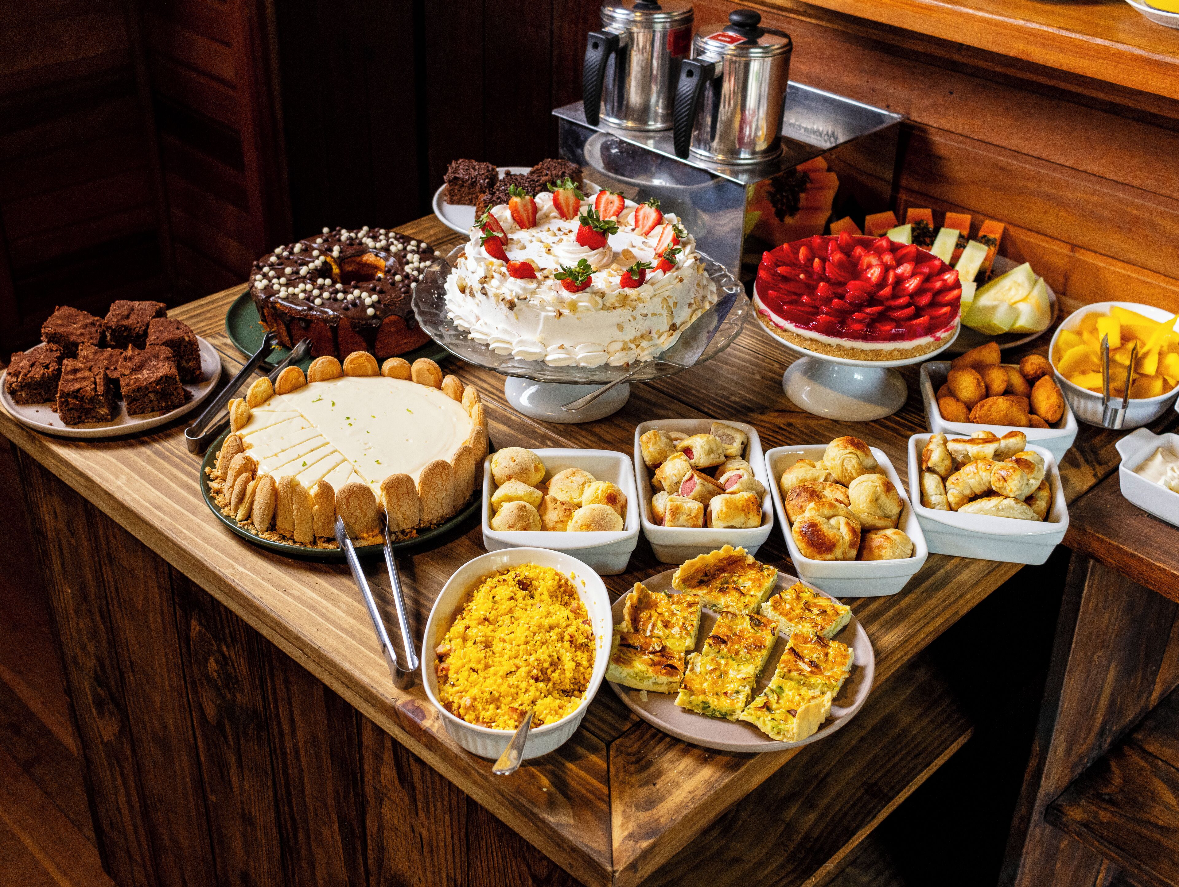 Ilmainen päivittäinen tilauksen mukaan valmistettu aamiainen 