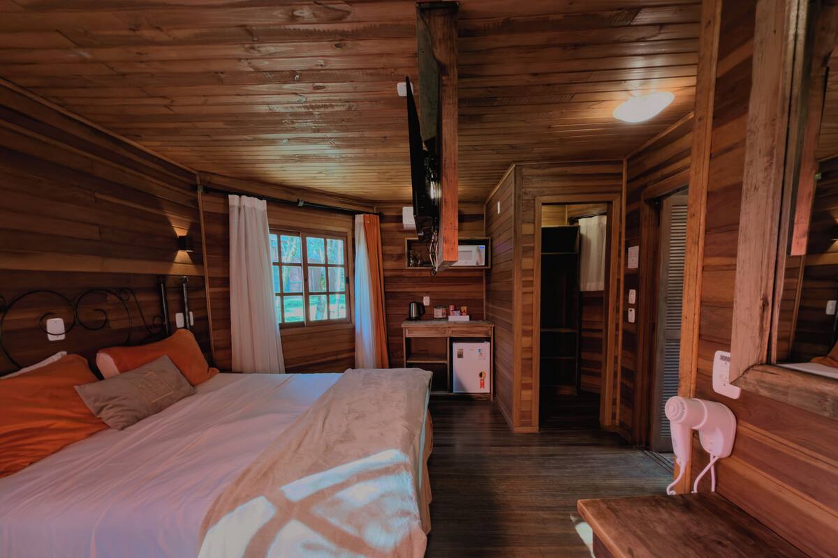 Standard Cabin | WiFi (free), bed sheets