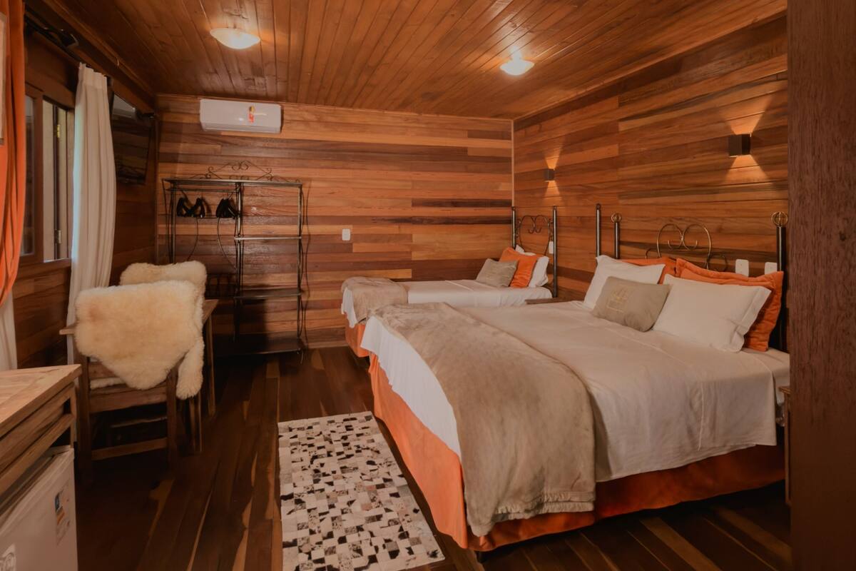 Standard Cabin | WiFi (free), bed sheets