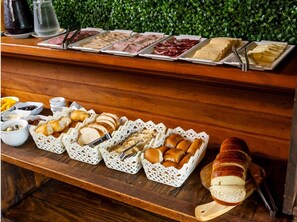 매일 주문 요리 무료 아침 식사 포함