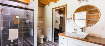 Charming Cabin in the Woods