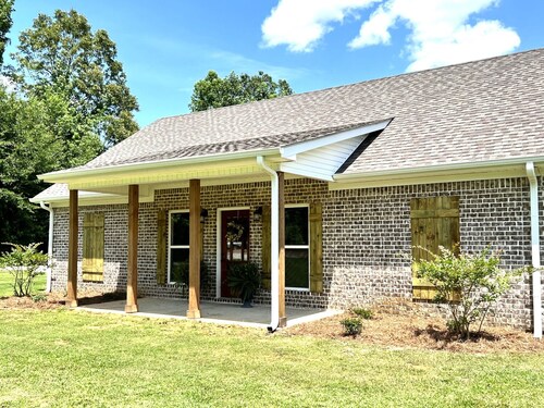 Free Ride to & from Ole Miss Football Games! Country Charm - Minutes to Town