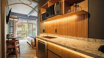 Standard Room | In-room safe, blackout drapes, iron/ironing board, free WiFi