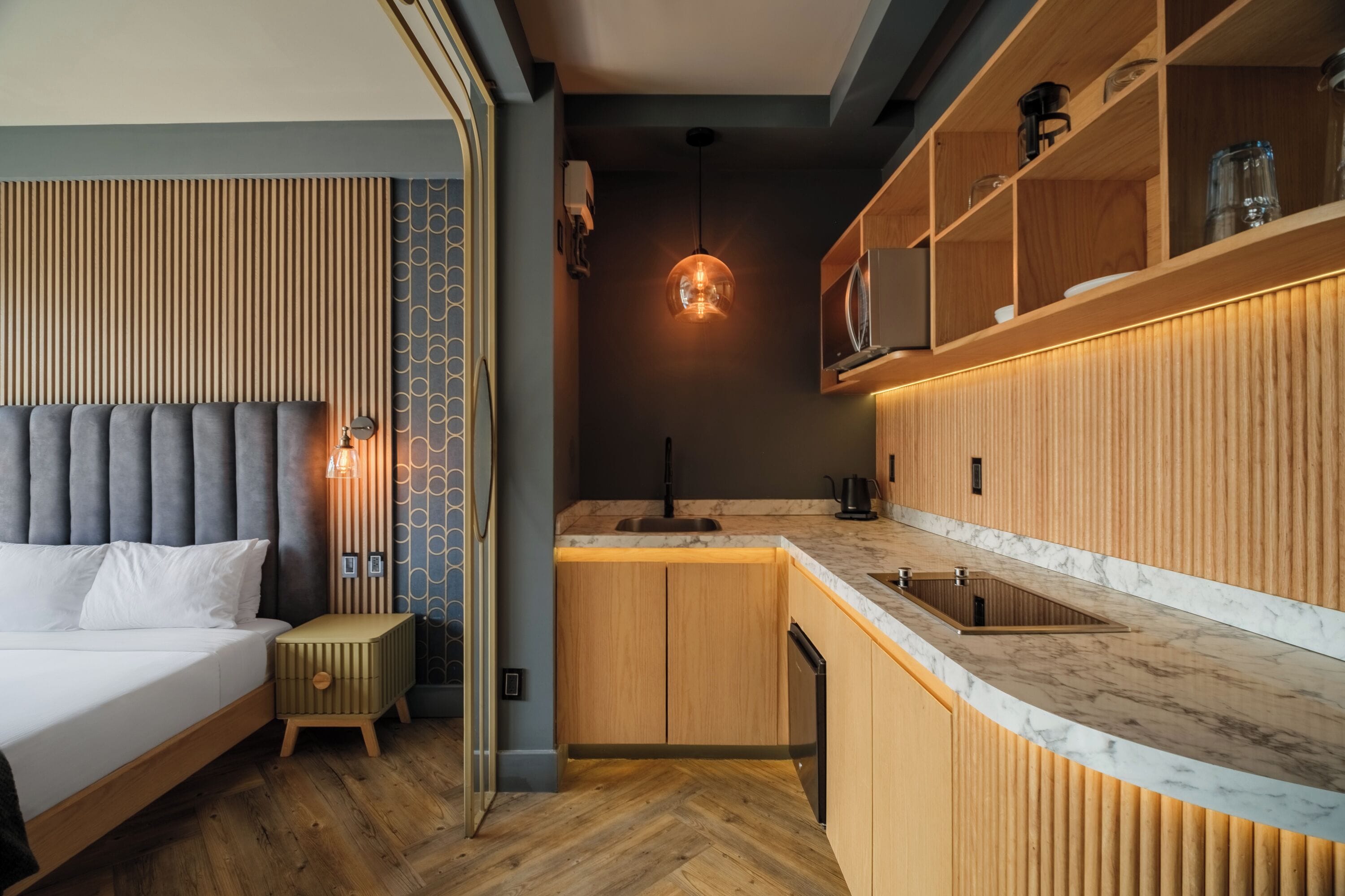 Standard Room | Private kitchenette | Mini-fridge, microwave, electric kettle, toaster