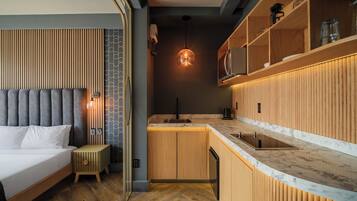 Standard Room | Private kitchenette | Mini-fridge, microwave, electric kettle, toaster