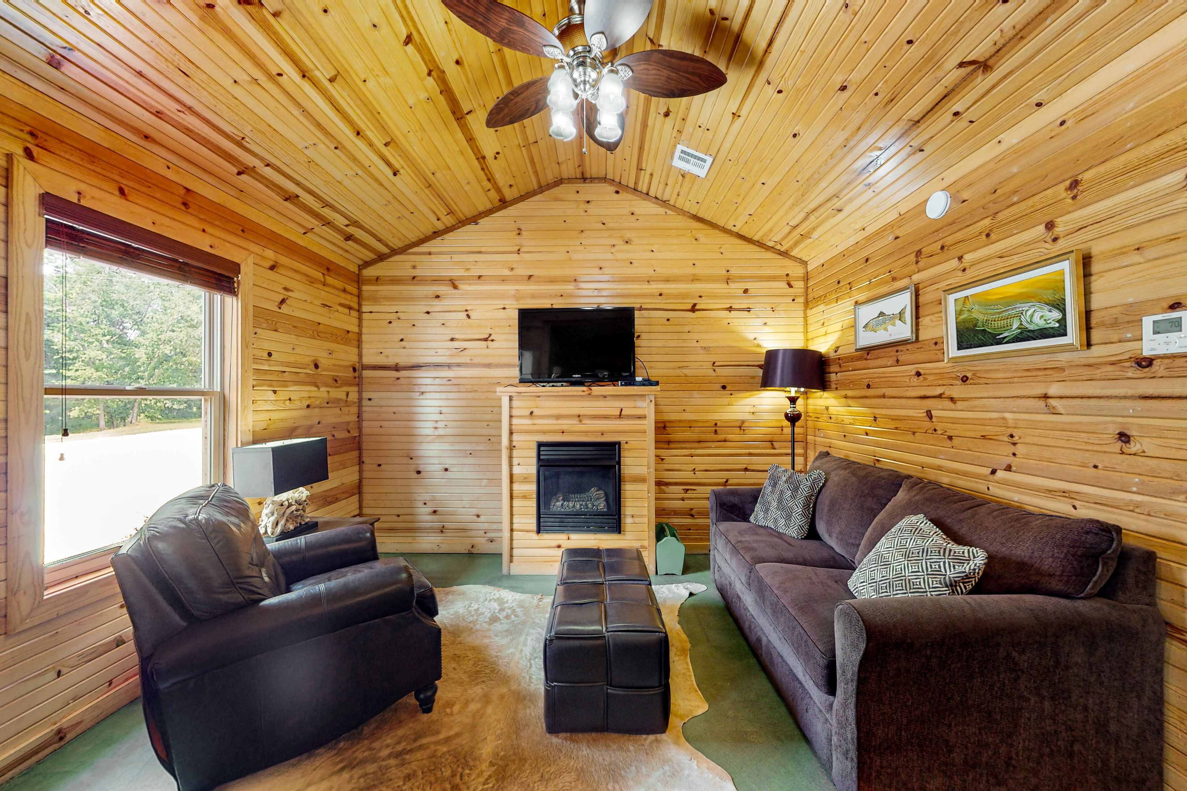 Well-appointed cabins with 2 kitchenettes, grills, patio, electric fireplaces