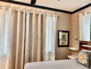 2 bedrooms, WiFi - Escape in the City (Montego Bay)