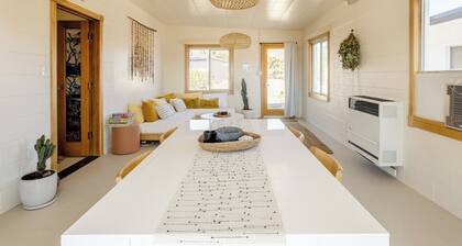 Desert Retreat – Embrace the Magic of Joshua Tree!