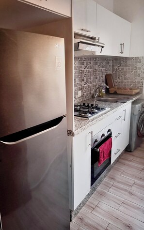 Réfrigérateur, four, lave-vaisselle, blender