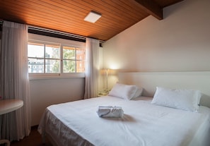 3 quartos, ferros/tábuas de passar roupa, Wi-Fi de cortesia