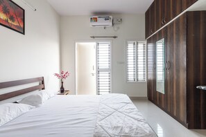 2 bedrooms, iron/ironing board, WiFi, bed sheets - Jazzy 2BHK Penthouse-12 to mins-Manyata-Karle Town Center-Bhartiya City (Bengaluru)