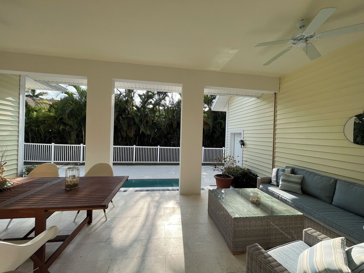 Photo 11 of New on VRBO
House in the heart of Olde Naples. Walk to beach, 5 Ave and Cambier!