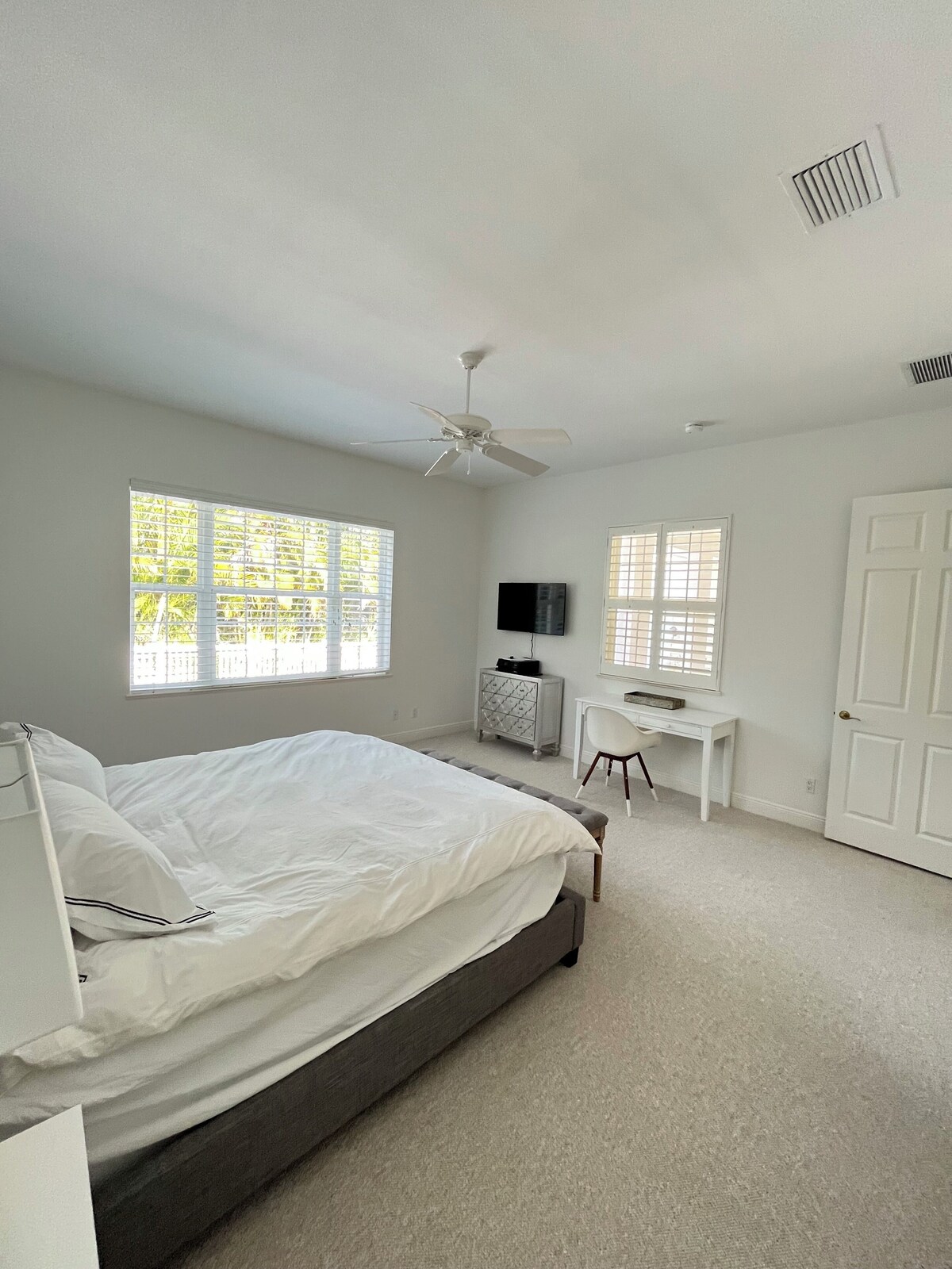 Photo 15 of New on VRBO
House in the heart of Olde Naples. Walk to beach, 5 Ave and Cambier!