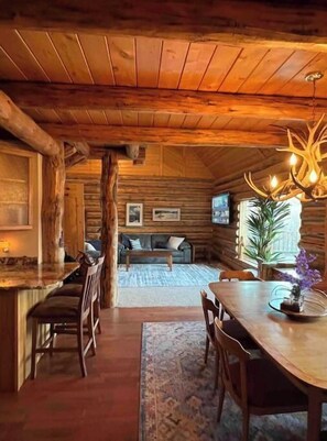 Interior - Wind River Hideaway (Dubois)