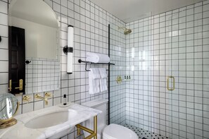 Designer toiletries, hair dryer, bathrobes, towels - The Avery Hotel (Boise)