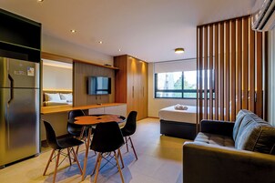 Standard Studio (569869) | Private kitchen | Espresso maker, fridge, stovetop, dining tables