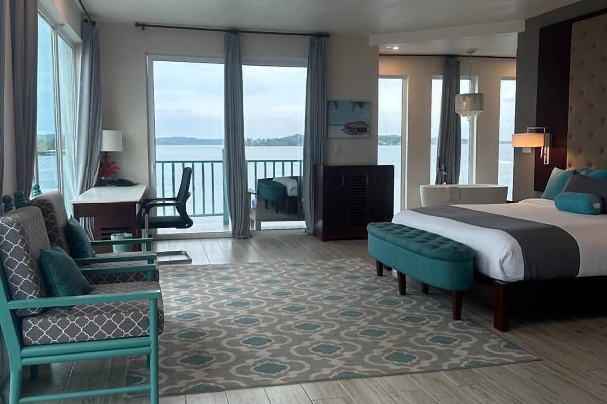 1 bedroom, Egyptian cotton sheets, premium bedding, in-room safe