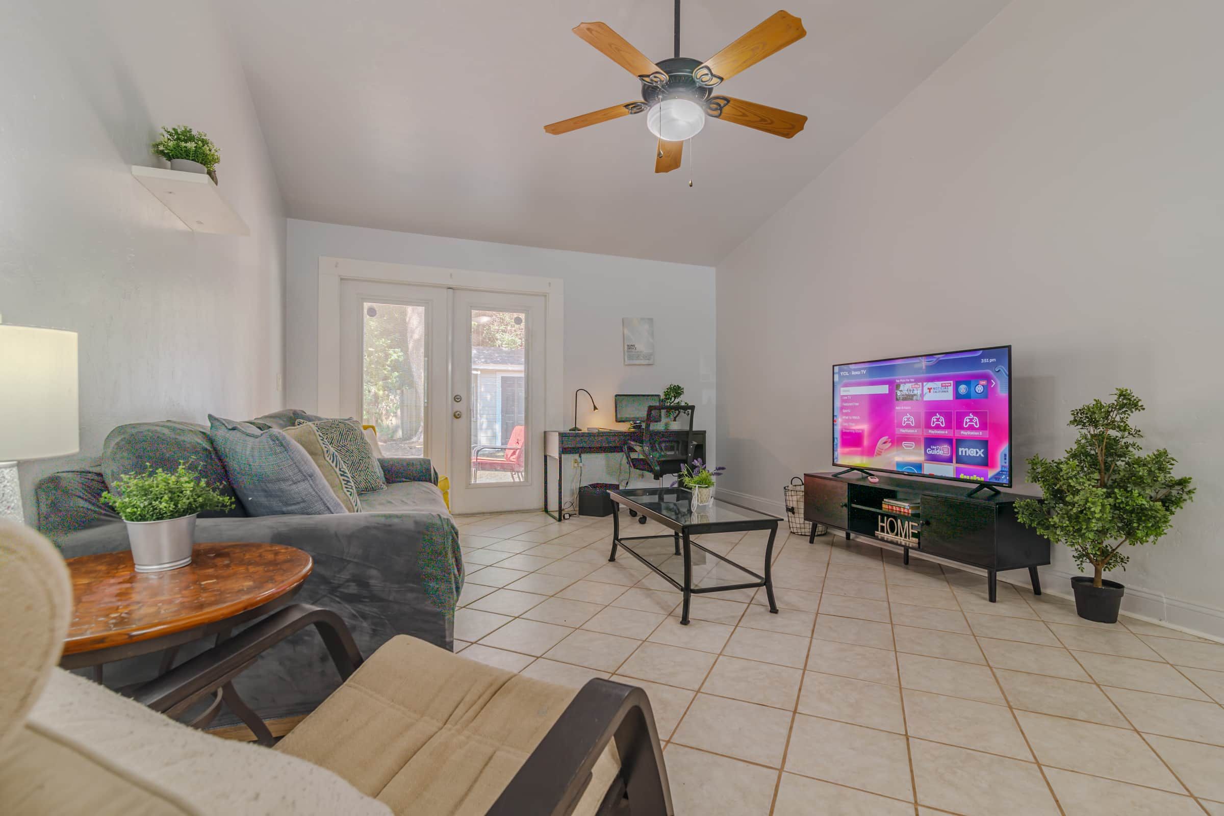 Gainesville Cozy Pet Friendly Near Uf & Downtown - Gainesville, FL