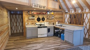 Ovn og kjøkkenutstyr