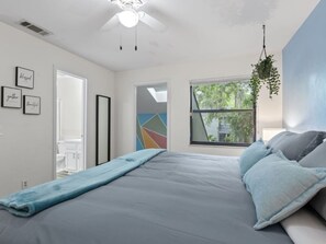 Desk, iron/ironing board, WiFi, bed sheets - Family Friendly Condo w/ Dart Board+Games (Gainesville)